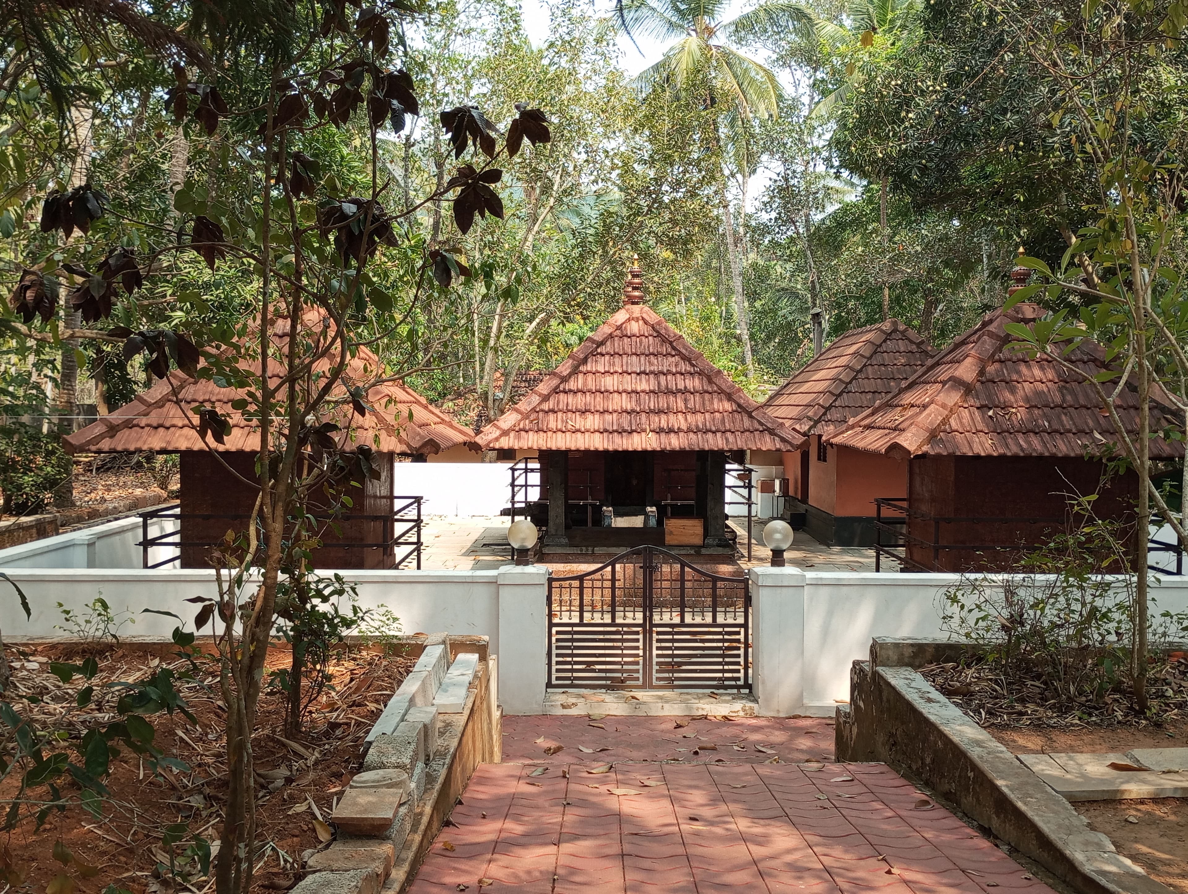 Sree Vallorakkavu Kirathamoorthi Temple gallery 2