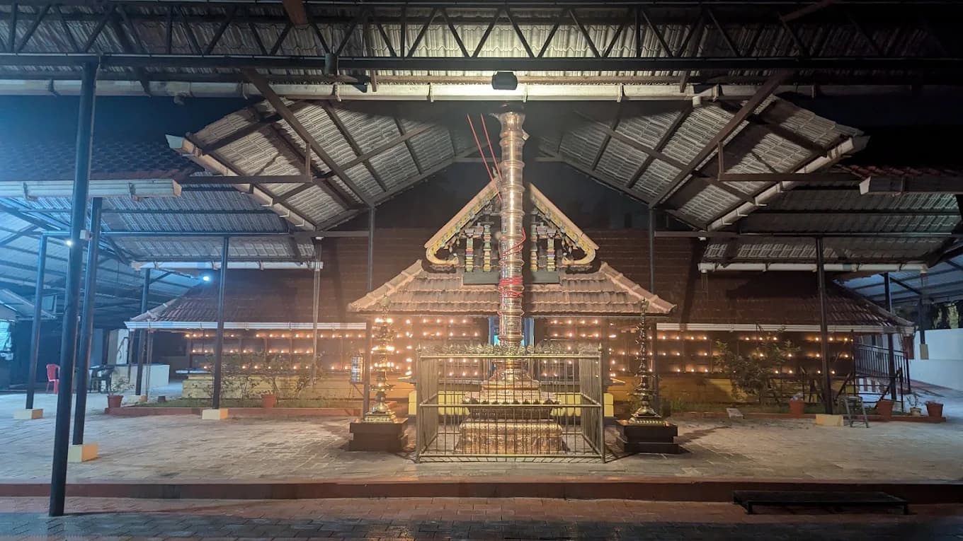 CHALAPPURAM SREE KRISHNA KSHETHRAM (Unit Of Kizhakke Covilakam Central Devaswam) gallery 5