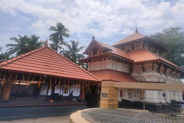 POKKOZHIKODE SIVA KSHETHRAM (Unit Of Kizhakke Covilakam Central Devaswam) gallery 2
