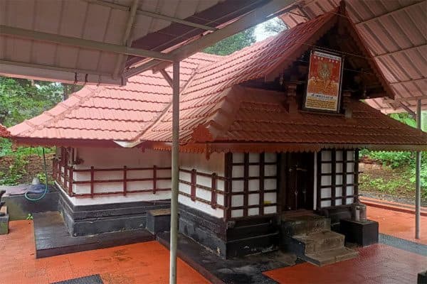 Sree Valayanad Kavu Bhagavathy Temple gallery 2