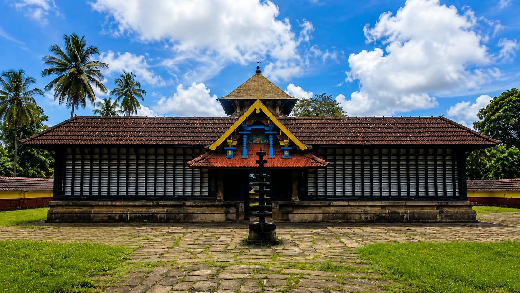 Thirunavaya Sree Nava Mukunda Temple